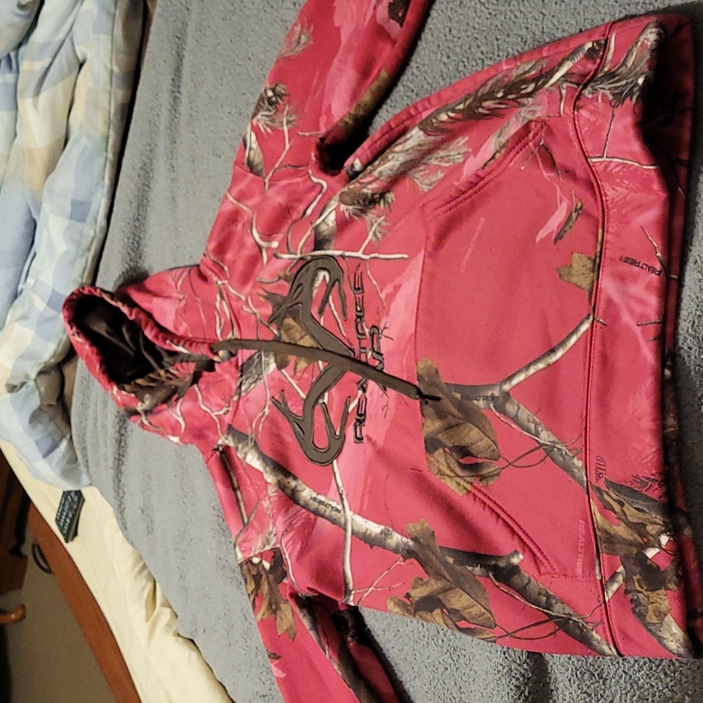 Realtree pink sweatshirt 💗